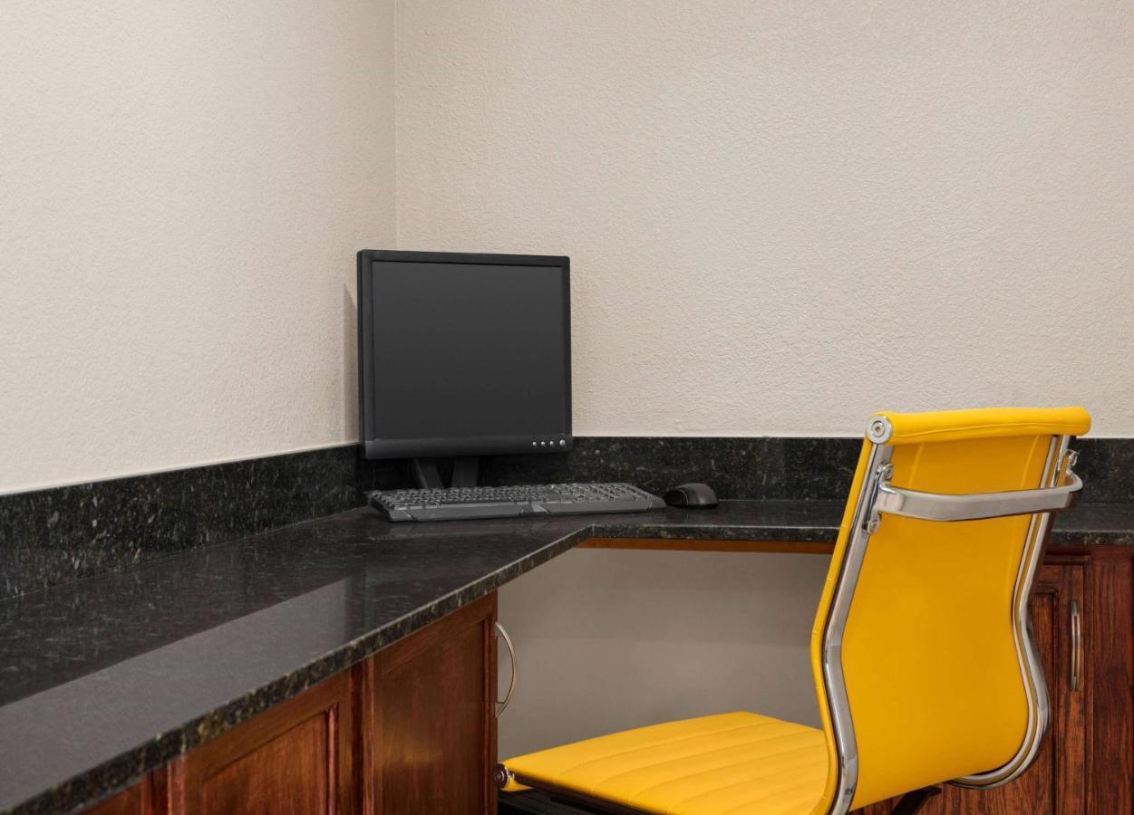 Days Inn By Wyndham Demopolis Buitenkant foto