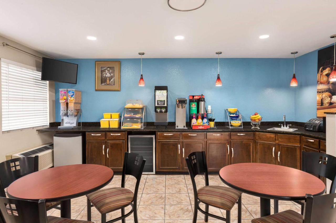 Days Inn By Wyndham Demopolis Buitenkant foto