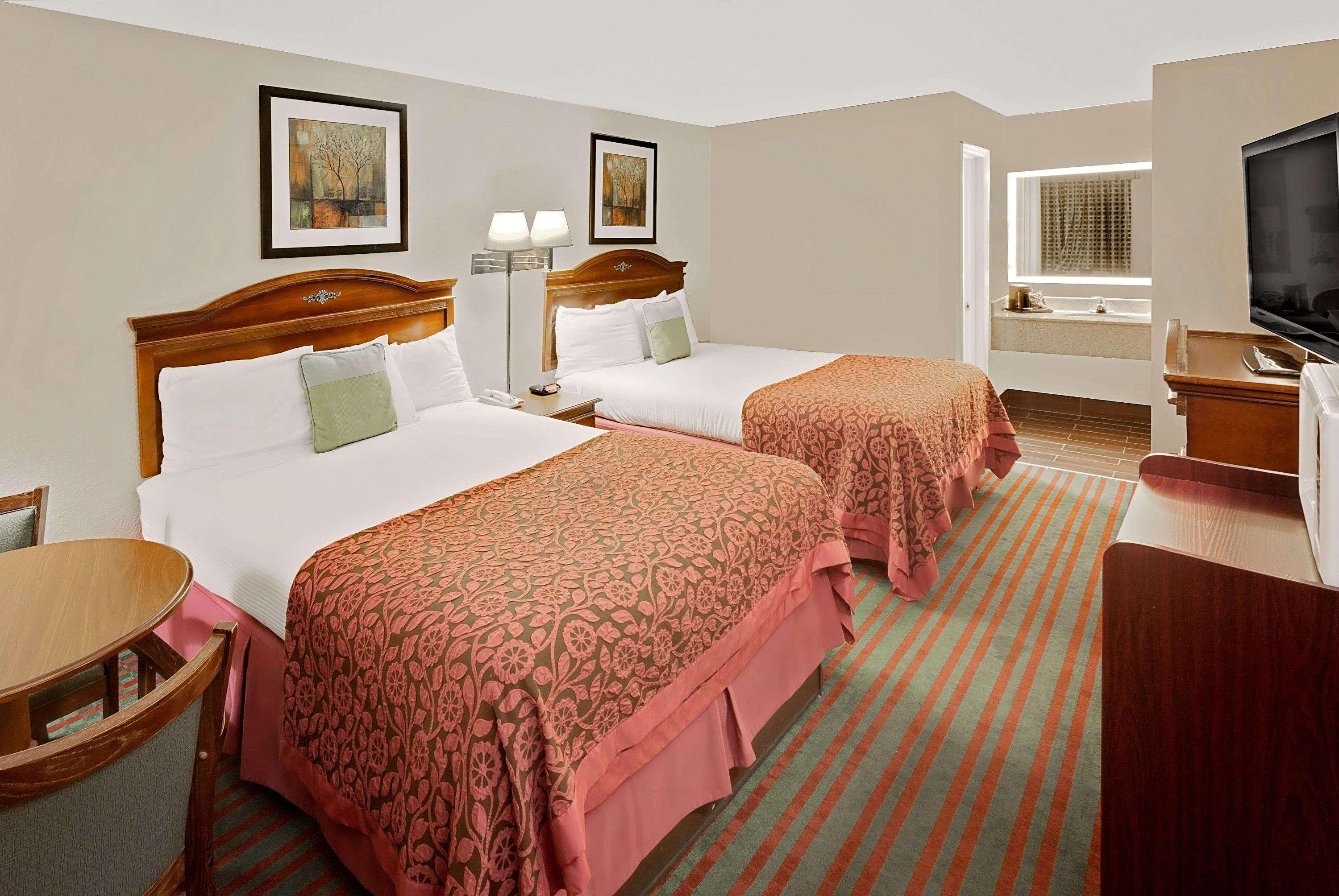 Days Inn By Wyndham Demopolis Buitenkant foto