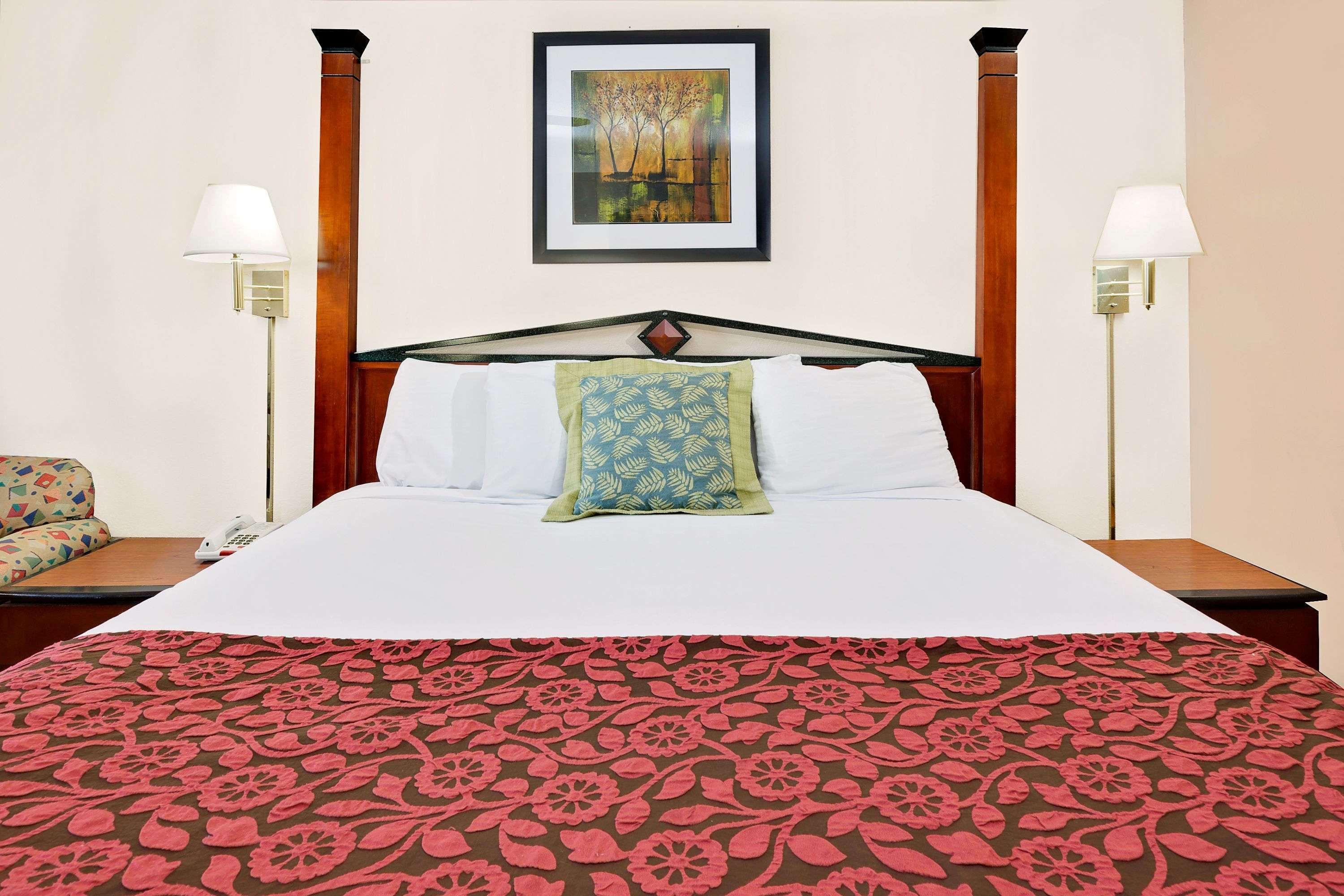 Days Inn By Wyndham Demopolis Buitenkant foto
