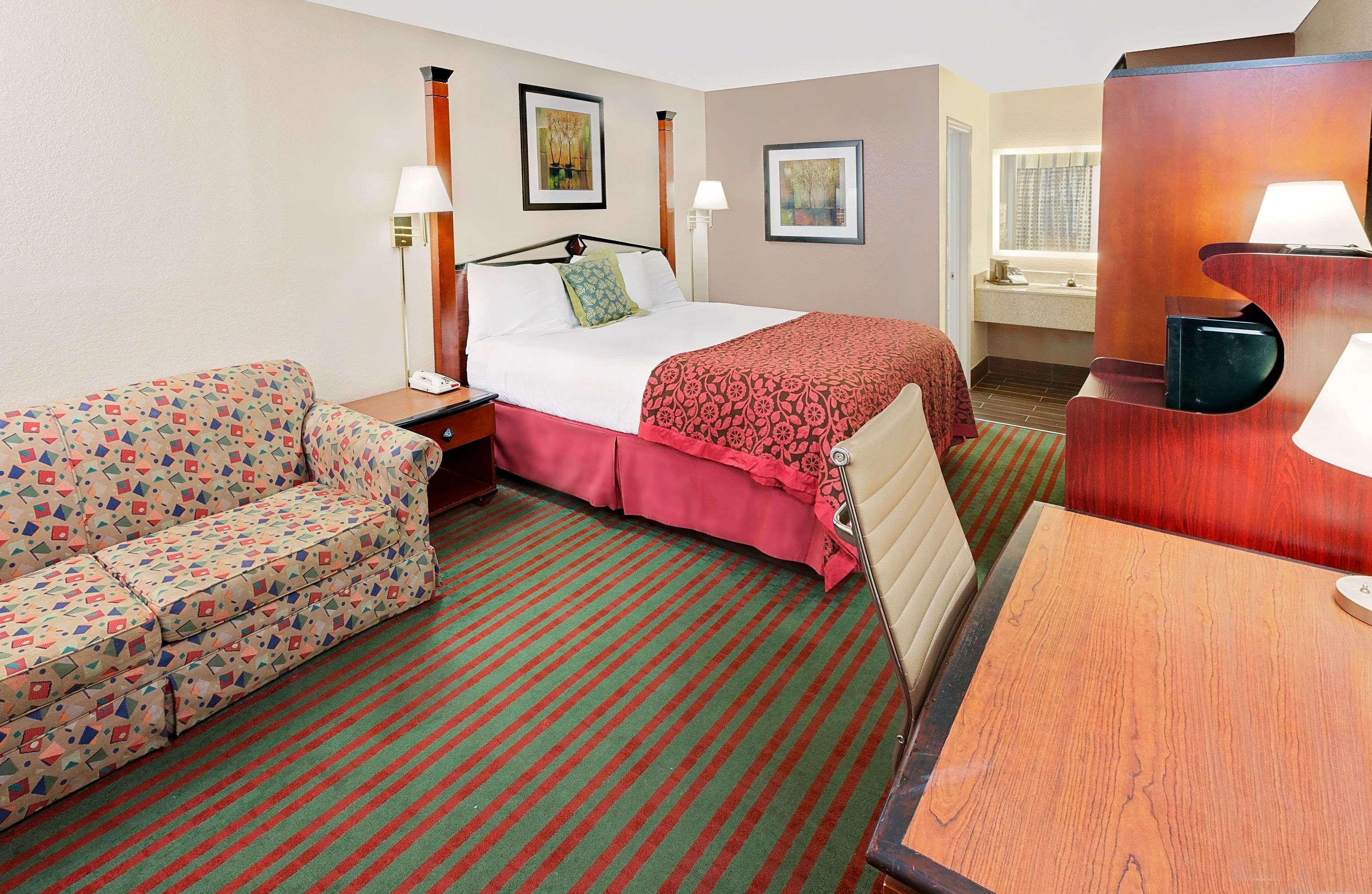 Days Inn By Wyndham Demopolis Buitenkant foto