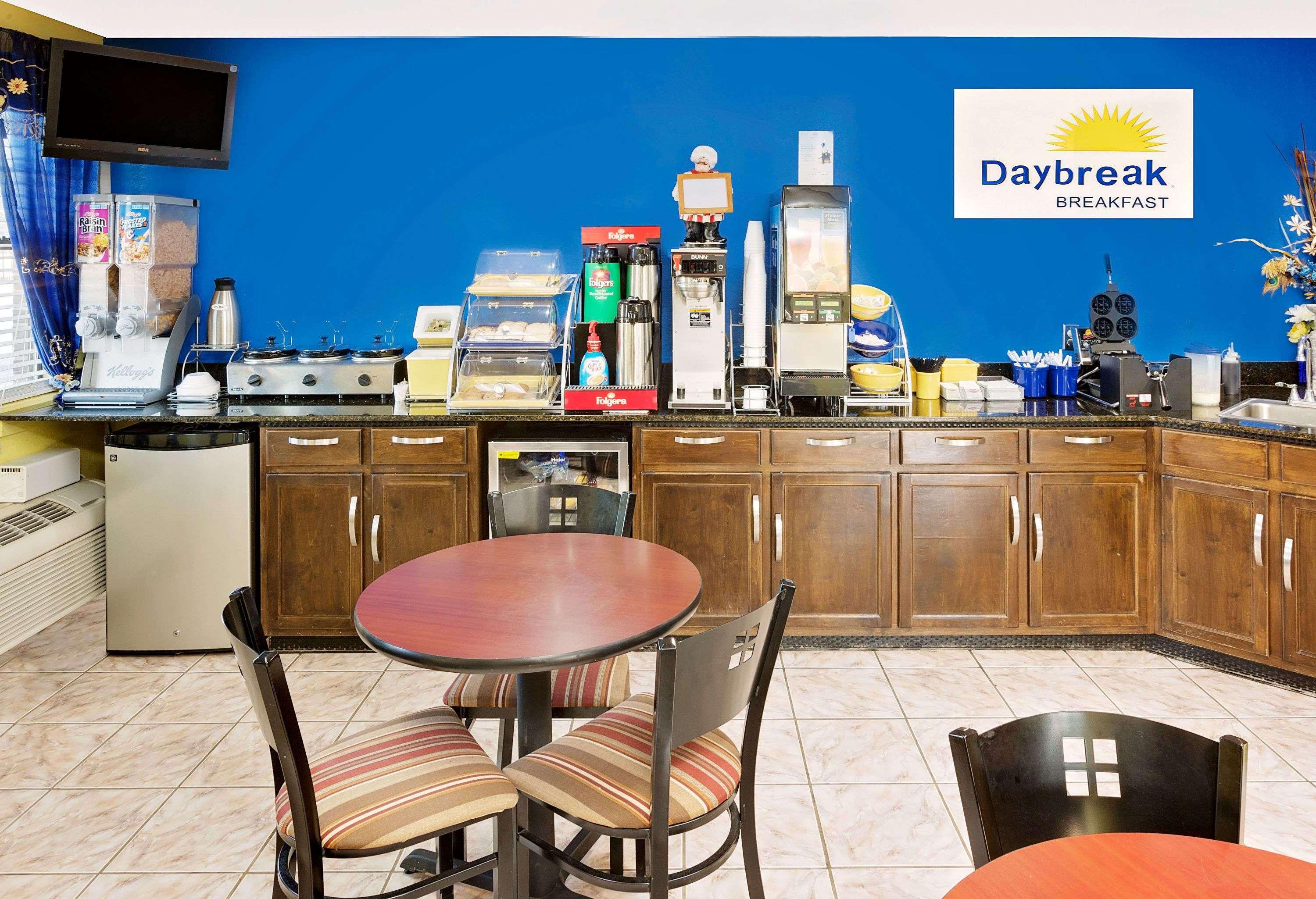 Days Inn By Wyndham Demopolis Buitenkant foto